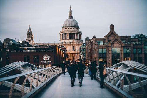 St. Paul's Cathedral gezien vanaf de Millennium Bridge in Londen